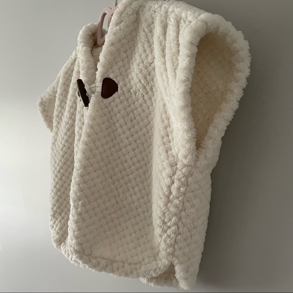 Old Navy Girl’s Hooded Poncho - Picture 5 of 7